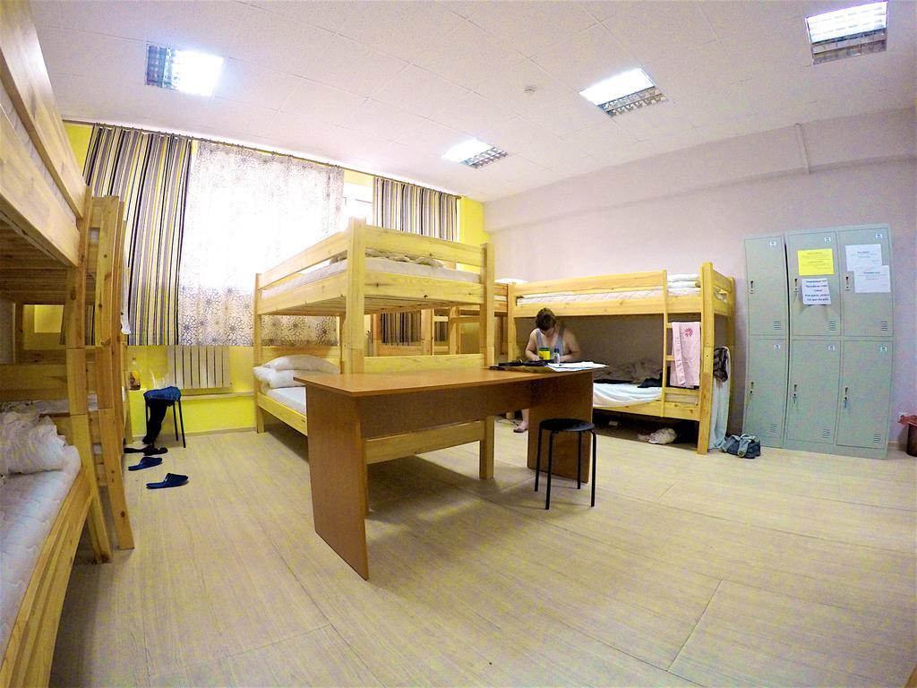Hello Hostel Almaty Esterno foto